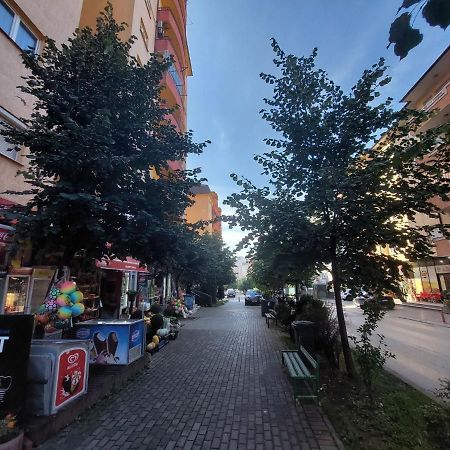 My Home In Prishtina - Spacious & Cozy 2Br Apartment With Balcony Prishtinë Luaran gambar