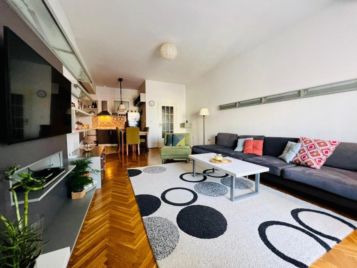 My Home In Prishtina - Spacious & Cozy 2Br Apartment With Balcony Prishtinë Luaran gambar