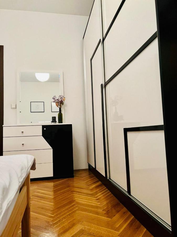 My Home In Prishtina - Spacious & Cozy 2Br Apartment With Balcony Prishtinë Luaran gambar